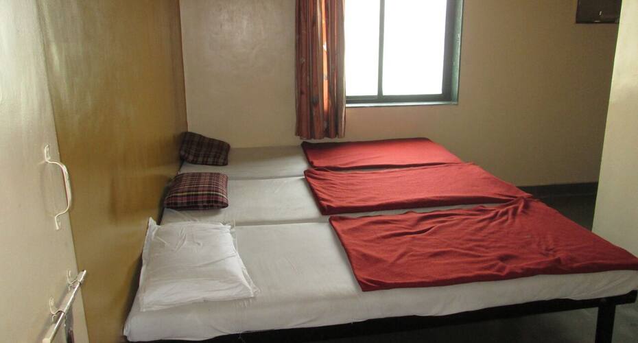 Shri Sai Bhagyajit Guest House, Shirdi 1